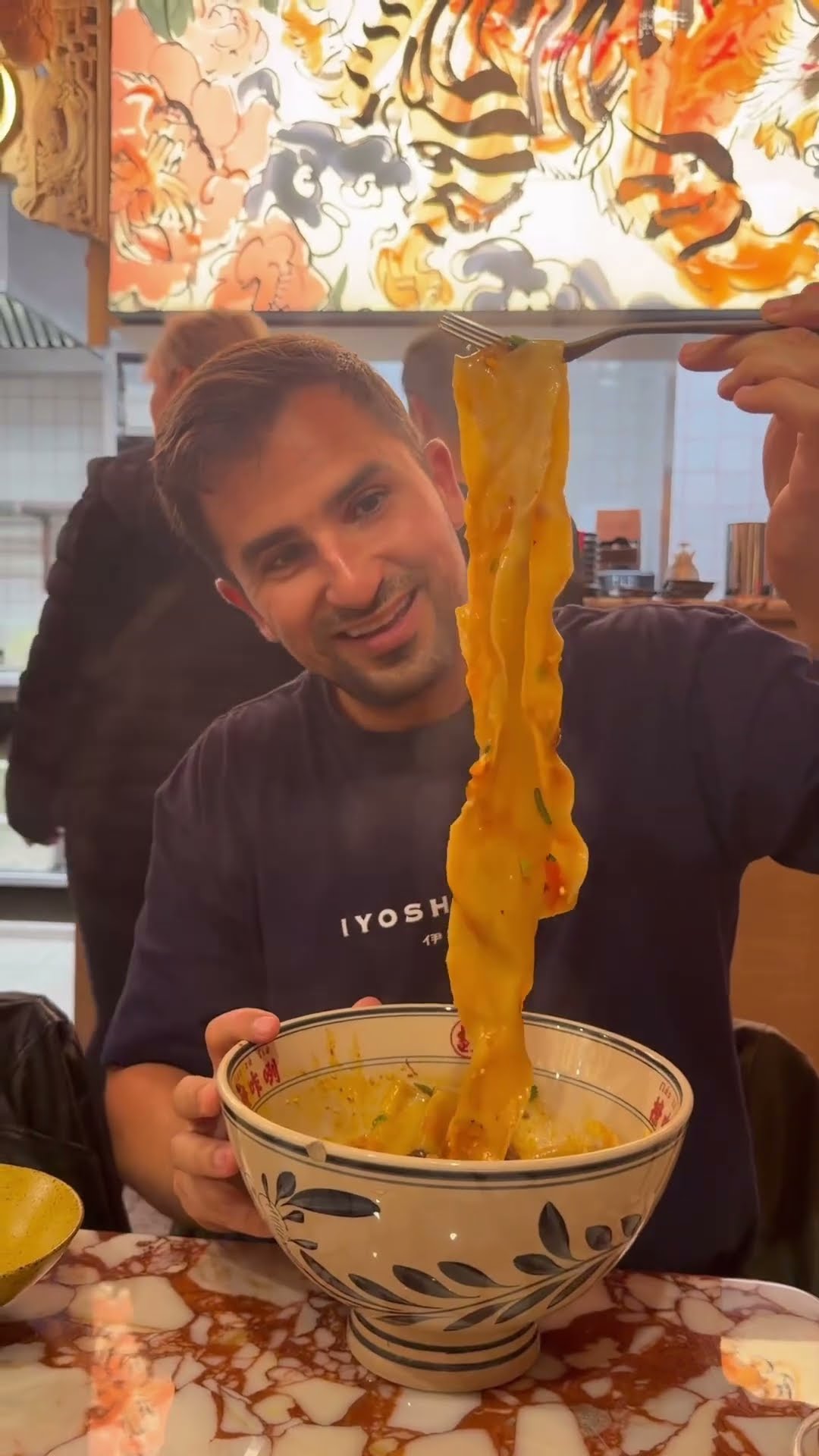 takaアプリ内最安値　dinoworks paris foodie Best cheap eats in Paris! (all under $20) - YouTube