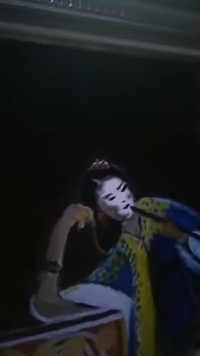 Wanita hisap candu