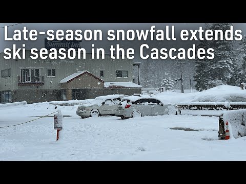 Late-season snowfall delights travelers and extends ski season in the Cascades