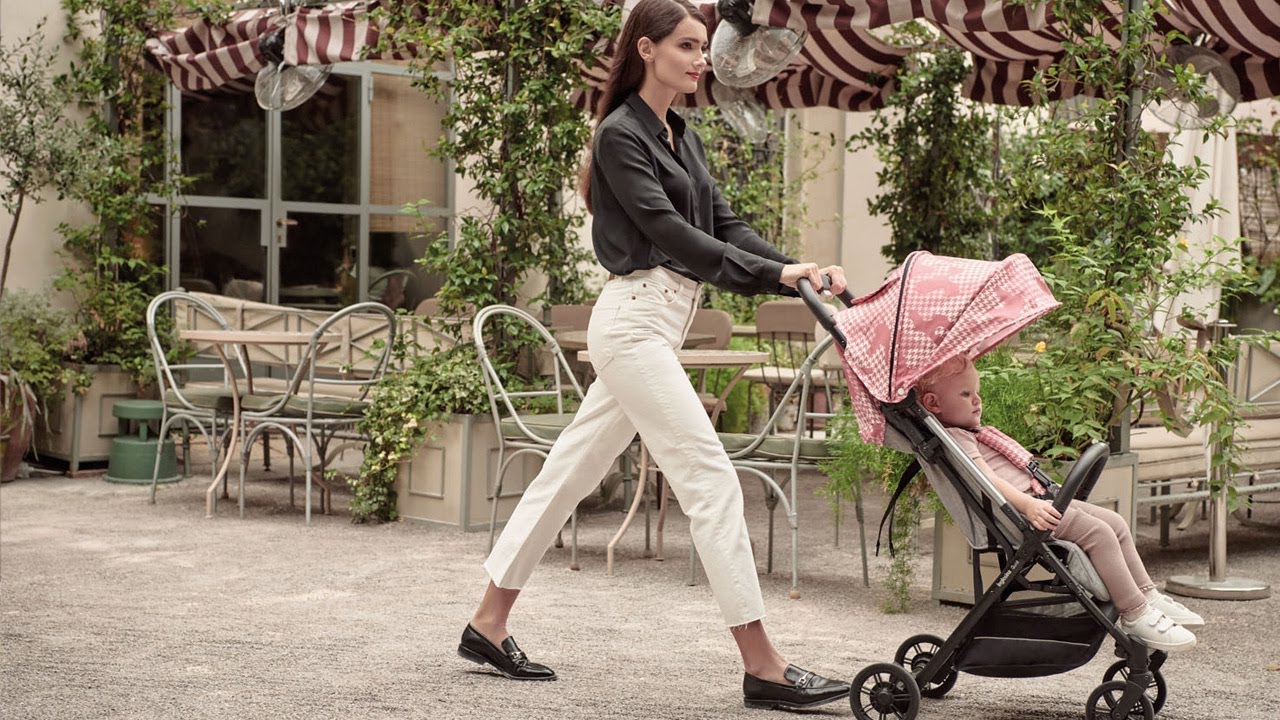 Quid2 Stroller - Ready for Boarding 