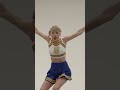 Taylor Swift is flying ✈️ 😂 Shake It Off BTS