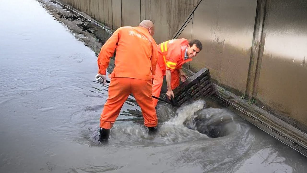 Street Floods Resolved Clearing Drains, One Blockage at a Time - YouTube