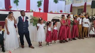 Presentation of Gifts from Ohiola Youths | James and Doreen's Wedding Ceremony