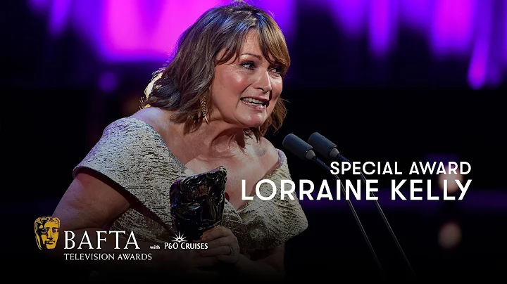 Brian Cox presents Lorraine Kelly with the BAFTA Special Award | BAFTA TV Awards - DayDayNews
