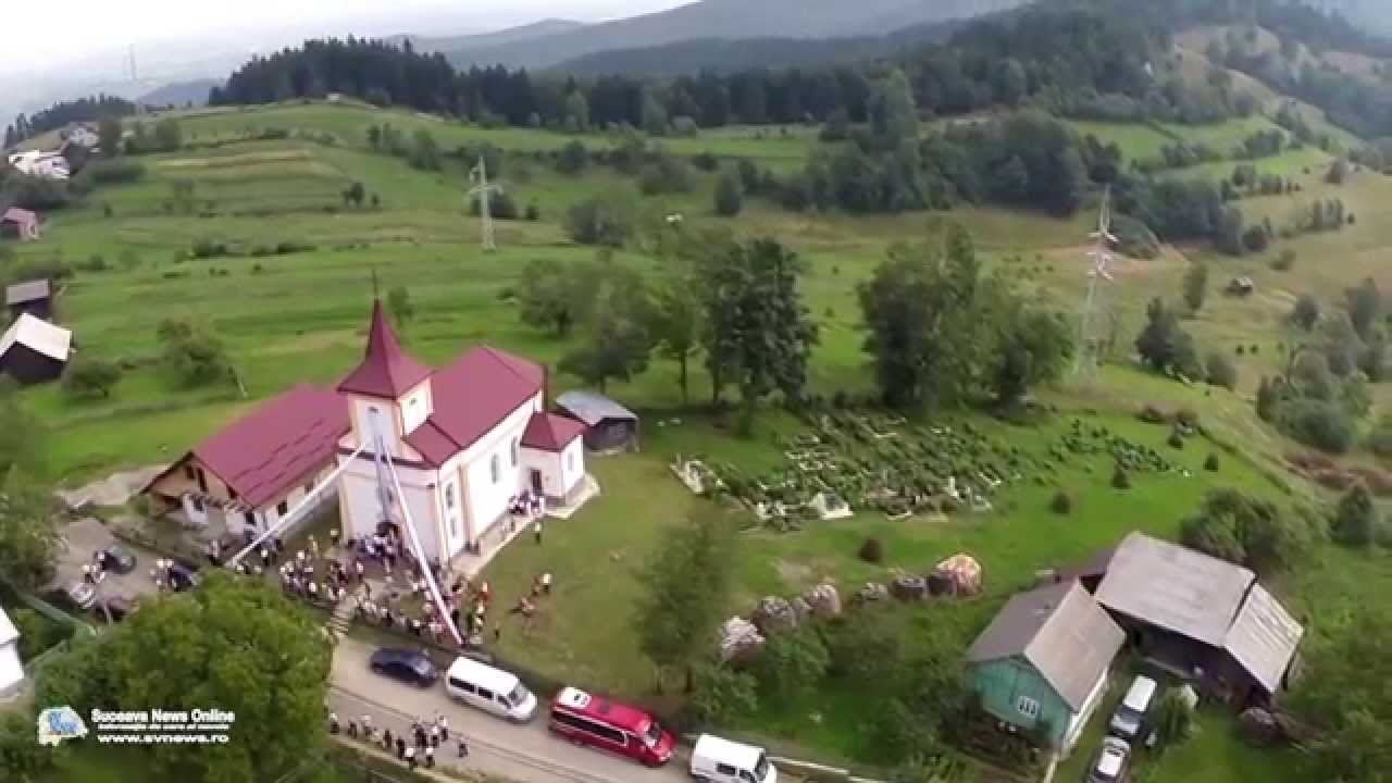 Biserica romano catolică din satul Pleşa (filmare aeriană)