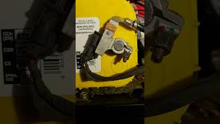 Установка аккумулятора Optima yellowtop 75 Ah в BMW X5 F15 30D