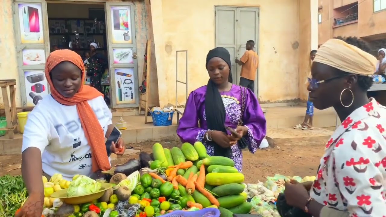 La fille de riche à tombé amoureux d’un pauvre homme @CoComelon 