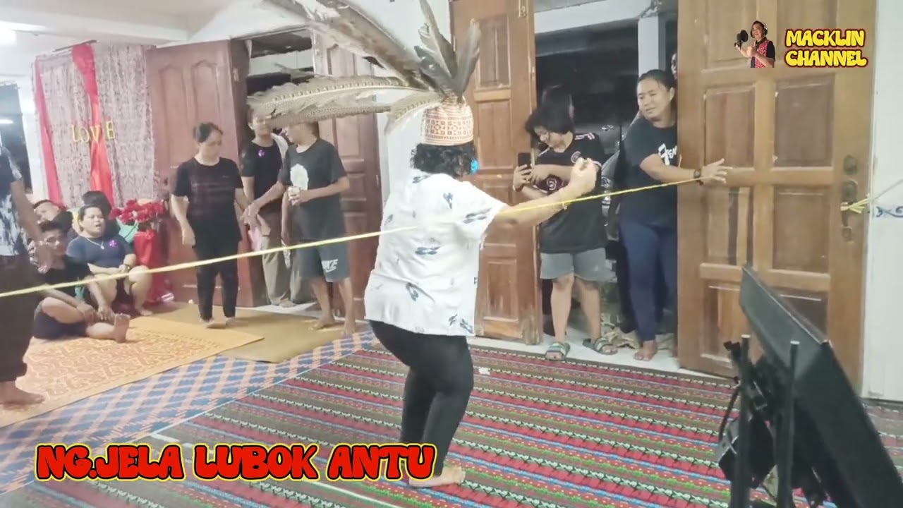 Ngajat sape ng.jela lubok antu