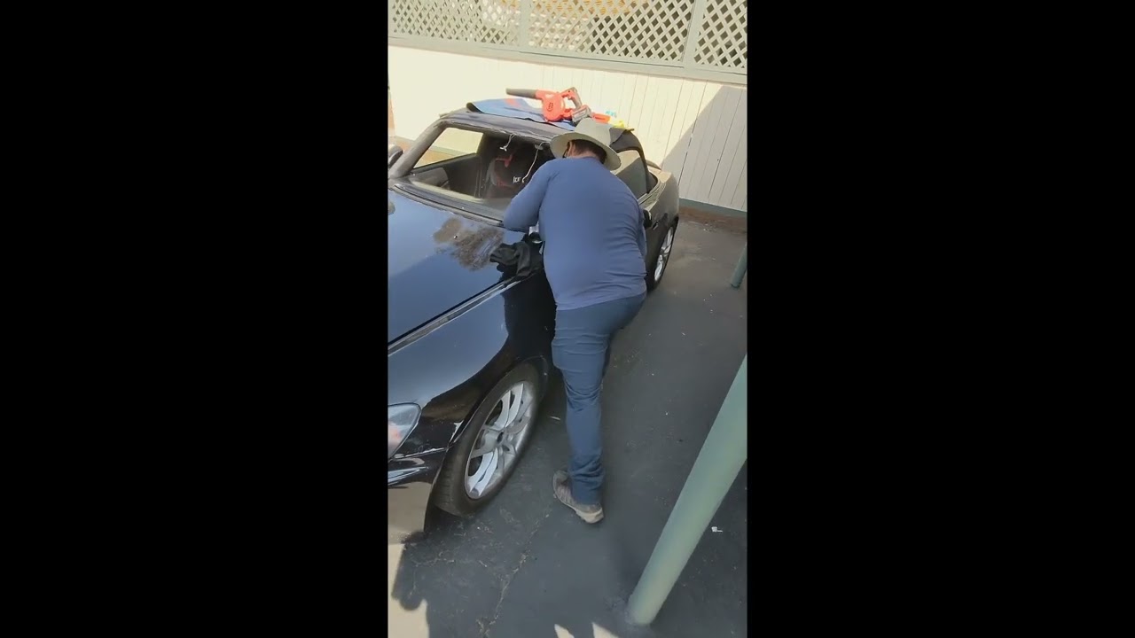 Replacing the windshield on my S2000 !