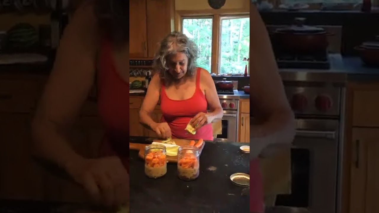 Organic, Vegan Salads in Jars