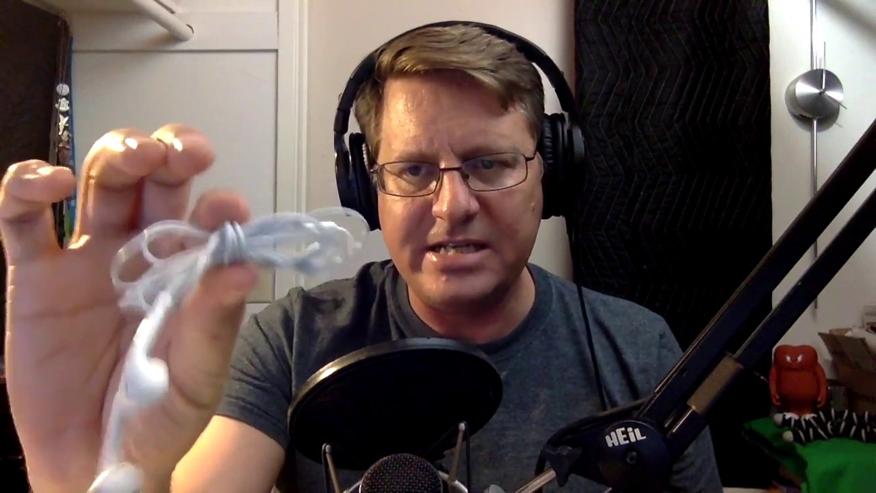 Howto Wrap Earbuds So They Never Tangle YouTube