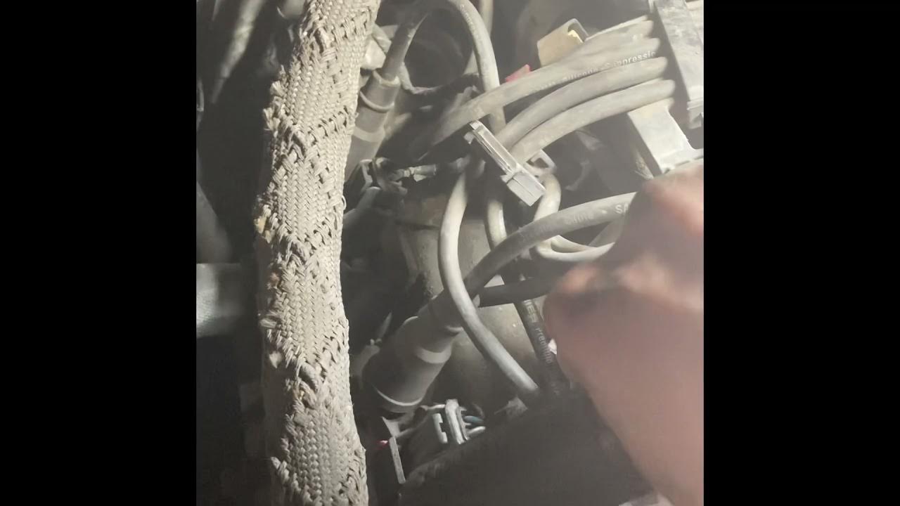 Replacing fuel injector’s on 5.7 hemi ram 1500 YouTube