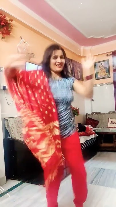 ambar khele holi