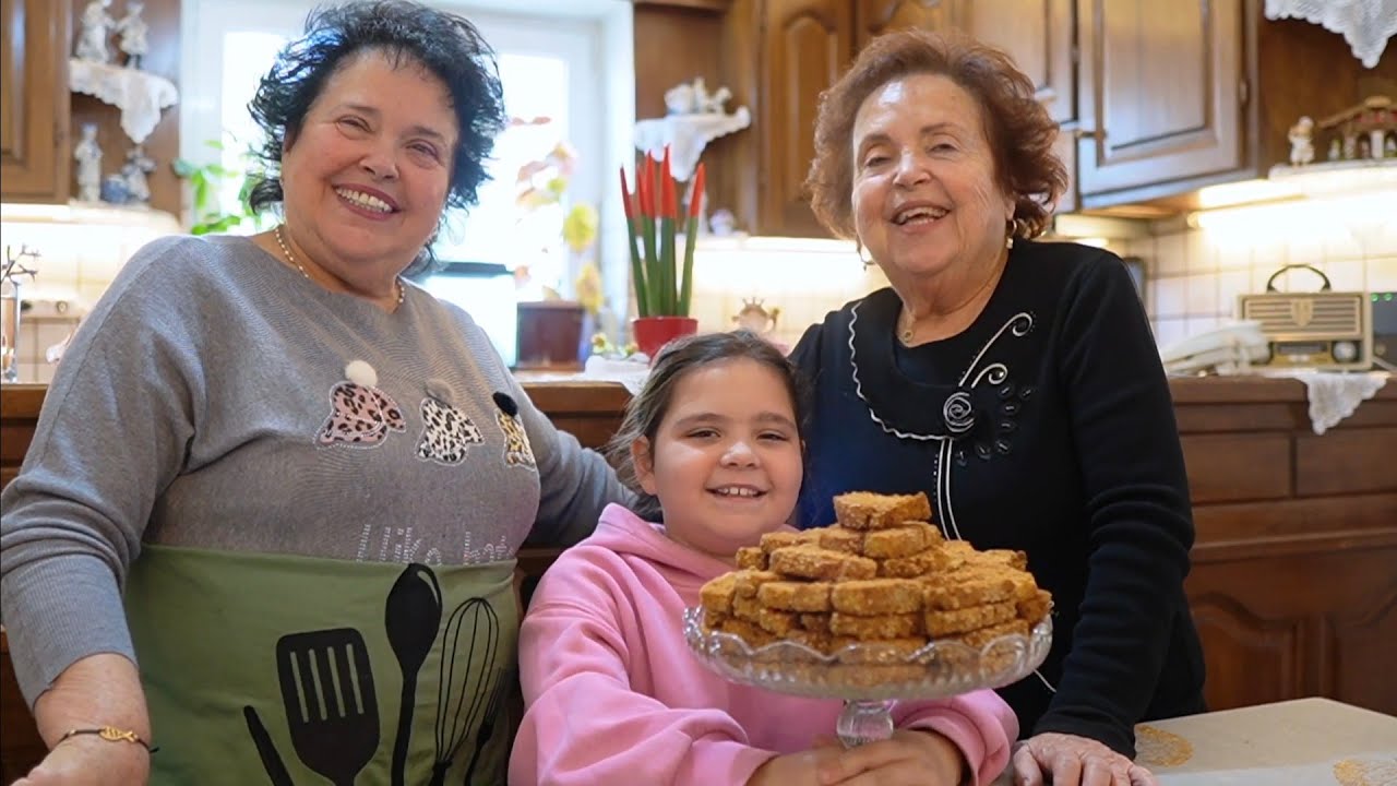 Παξιμαδάκια γλυκάνισου από τις κυρίες Άννα και Κατίνα Καλλέργη