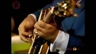 Roy Clark - Foggy Mountain Breakdown