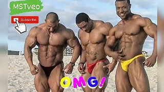 Beach Muscle Flex 💪🏼🔥☀️ 3 HOT Bodybuilder's Posing & Flexing For You 💪🏼🔥Worship Muscle🔥Trunks 💪🏼🖤❤️💛