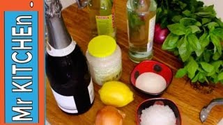 HOW TO MAKE CHAMPAGNE VINAIGRETTE