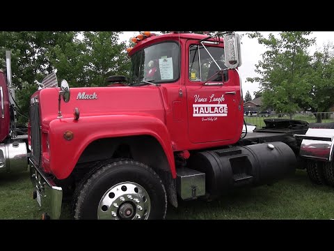 1986 Red Mack R600 At The Clifford Truck Show 2025 - YouTube