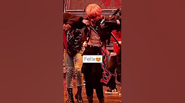 Felix showing off his abs 😍😍 #kpop #OhMyKpop #shorts #felix #straykids #straykidsforever ♥️♥️