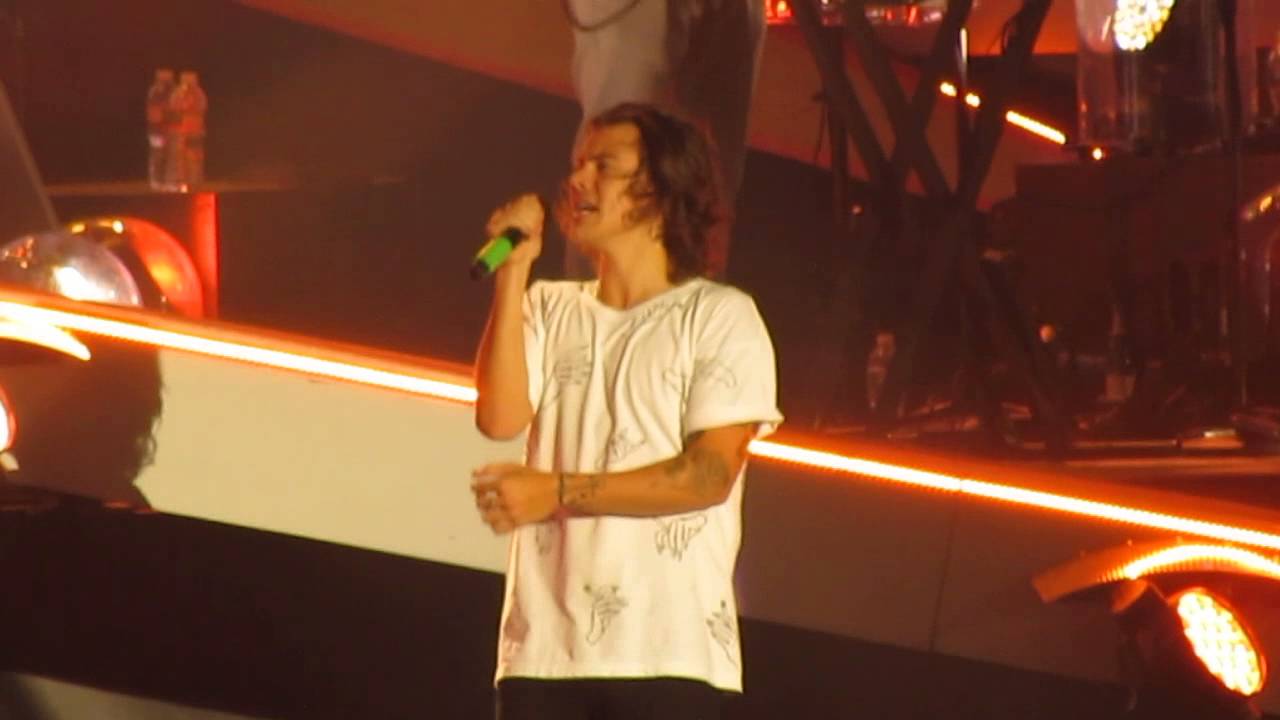 One Direction - What Makes You Beautiful - Philadelphia, PA (8/13/14)