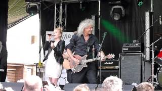 Video thumbnail of "Brian May, Kerry Ellis & The Troggs - Tie Your Mother Down"