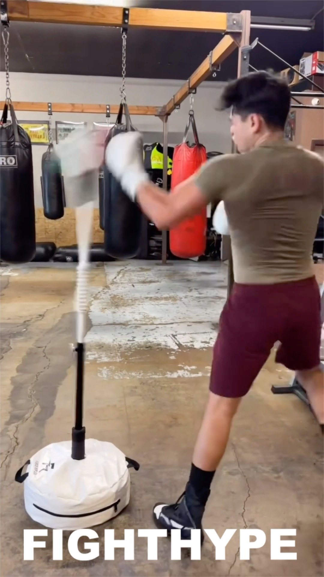 Ryan Garcia SHOWS the “BEST LEFT HOOK” KNOCKOUT SHOT for Rolly Romero