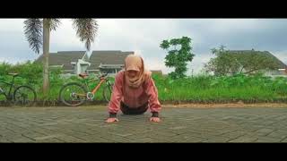 MELATIH KEKUATAN OTOT LENGAN