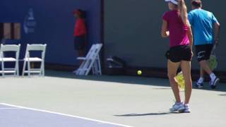 Maria Kirilenko practicing with Ana Ivanovic at the 2010 Bank of the West Classic