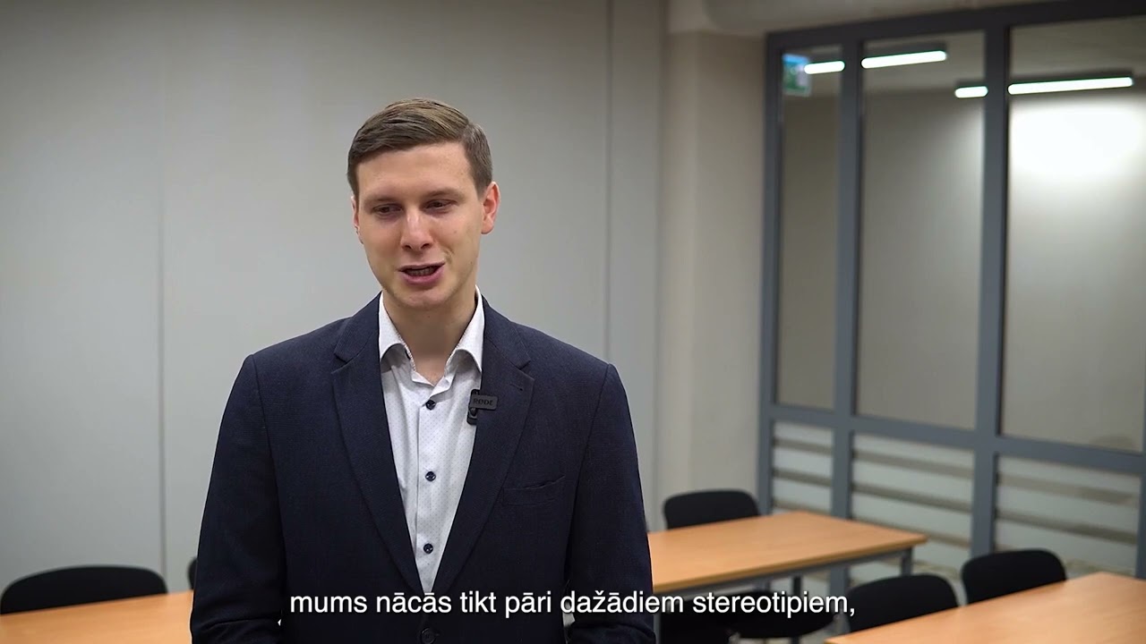 Docētāju pieredzes stāsti – Artūrs Šilovs. Sinhrona un asinhrona studējošo savstarpēja mācīšanās