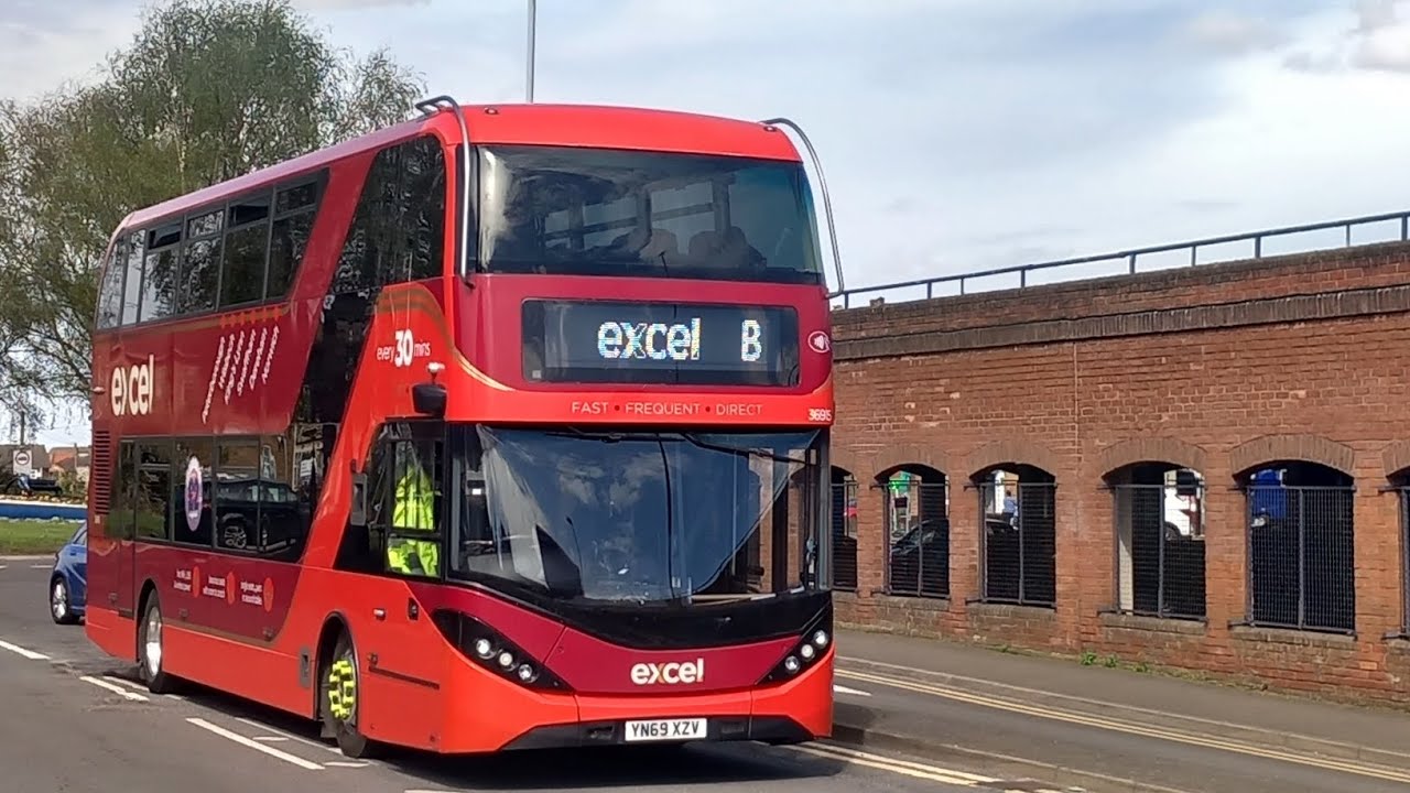 first-ec-36915-departs-wisbech-bus-station-on-a-b-to-norwich-thumbs-up