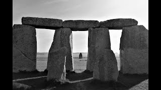 Crossing dowsing rods in Stonehenge