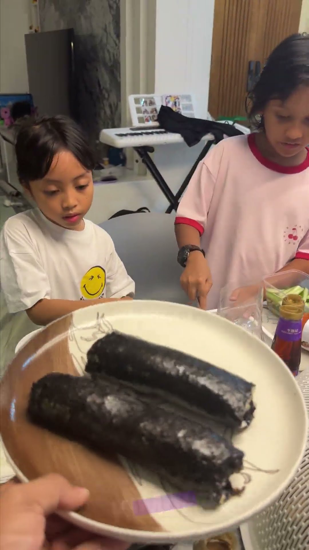 LEIKA DAN DERAS BIKIN KIMBAB ENAK BANGET