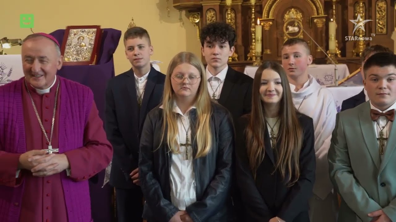 Biskup Andrzej Jeż bierzmował młodych parafian w Dzierżaninach