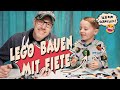Groß gegen Klein - wenn sich zwei LEGO®-Fans battlen... 😂