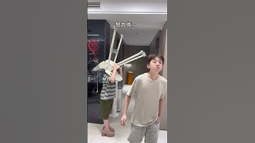 Nghiêng cổ vượt qua trướng ngại vật