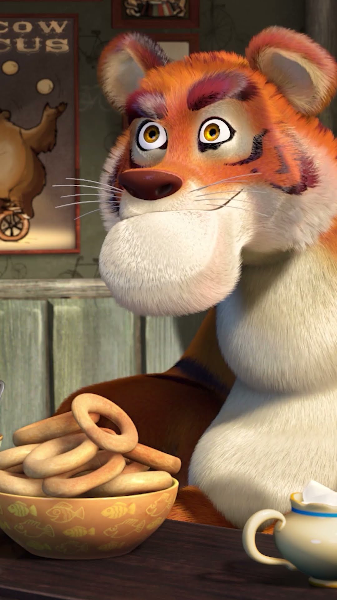 An old friend is here! ?? #StripesandWhiskers #MashaAndTheBear #Shorts #cartoonforkids #kids