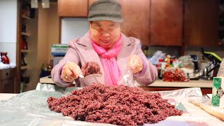 PURPLE STICKY RICE: Mov Nplaum Ntshaav [Cooking w/Grandma]