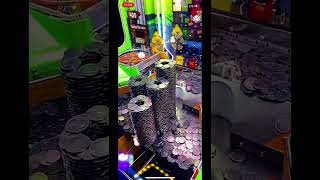 COIN PUSHER MACHINE JACKPOT WIN ARCADE GAME ! SATISFYING MONEY TOWER QUARTERS FALL! screenshot 5