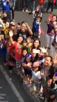 Video Hebohnya Pawai PERSIB JUARA di Iringi oleh Ribuan BOBOTOH/VIKING, Merinding!!!