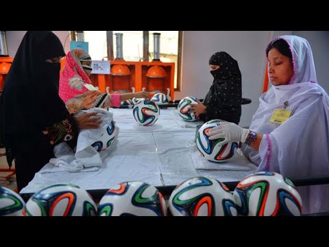 HALF OF THE WORLD&rsquo;S FOOTBALL ARE PRODUCED HERE | SIALKOT STREET FOOD, HISTORY & CULTURE TOUR