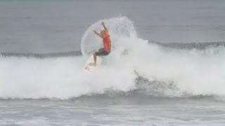 Surfers wow on the waves in Hawaii screenshot 3
