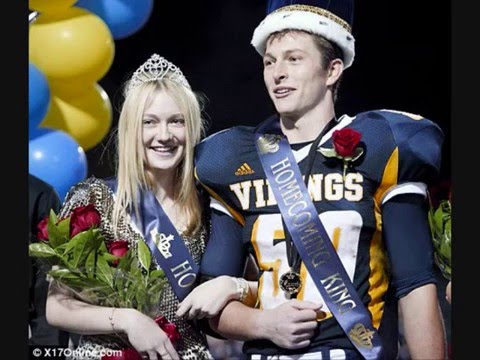 Dakota Fanning Crowed Homecoming Queen 2010