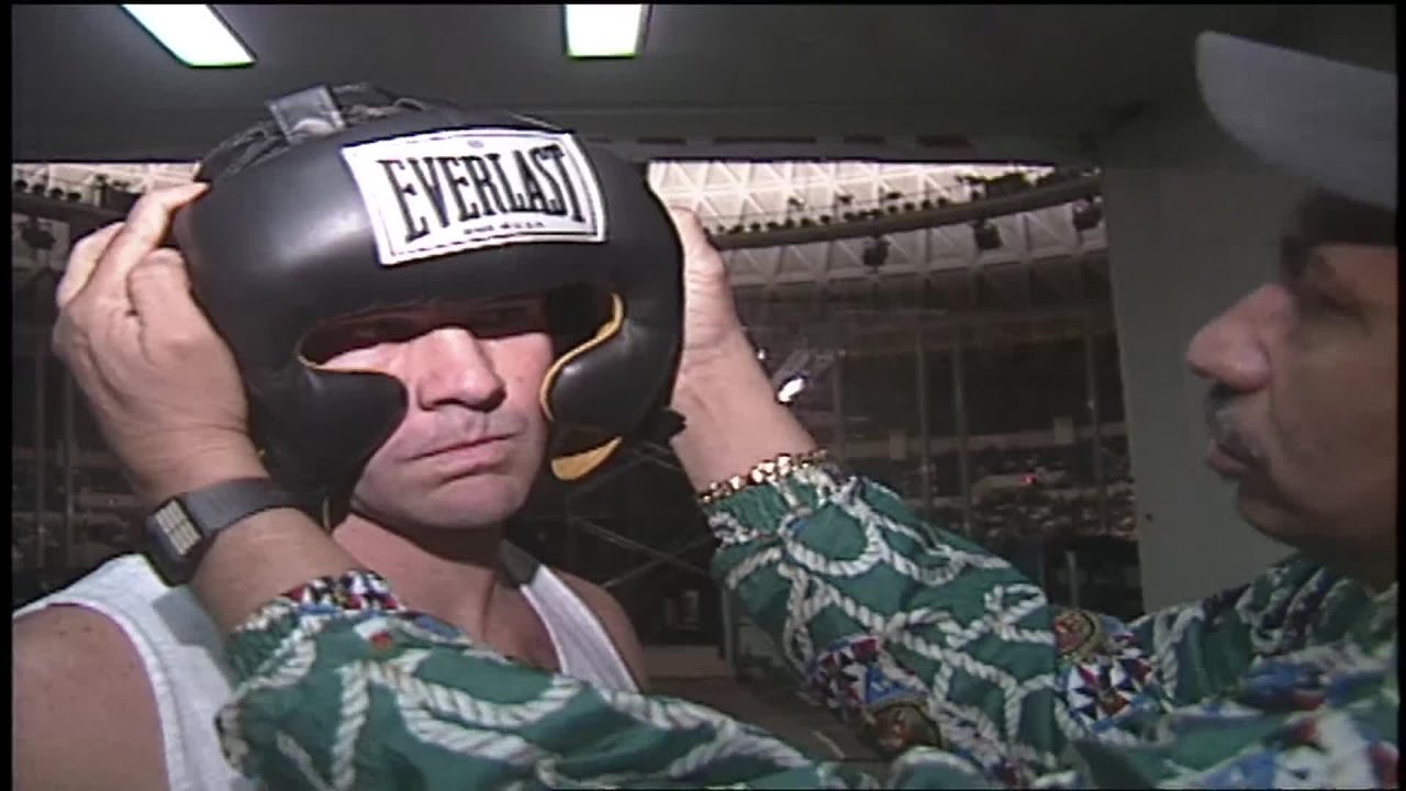 WAVY's Chris Reckling in the ring with Pernell Whitaker