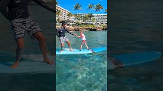 3 kids learn to surf in 10 minutes 😃😳 @jamieobriensurfexperiencejob #hawaii #surflessons