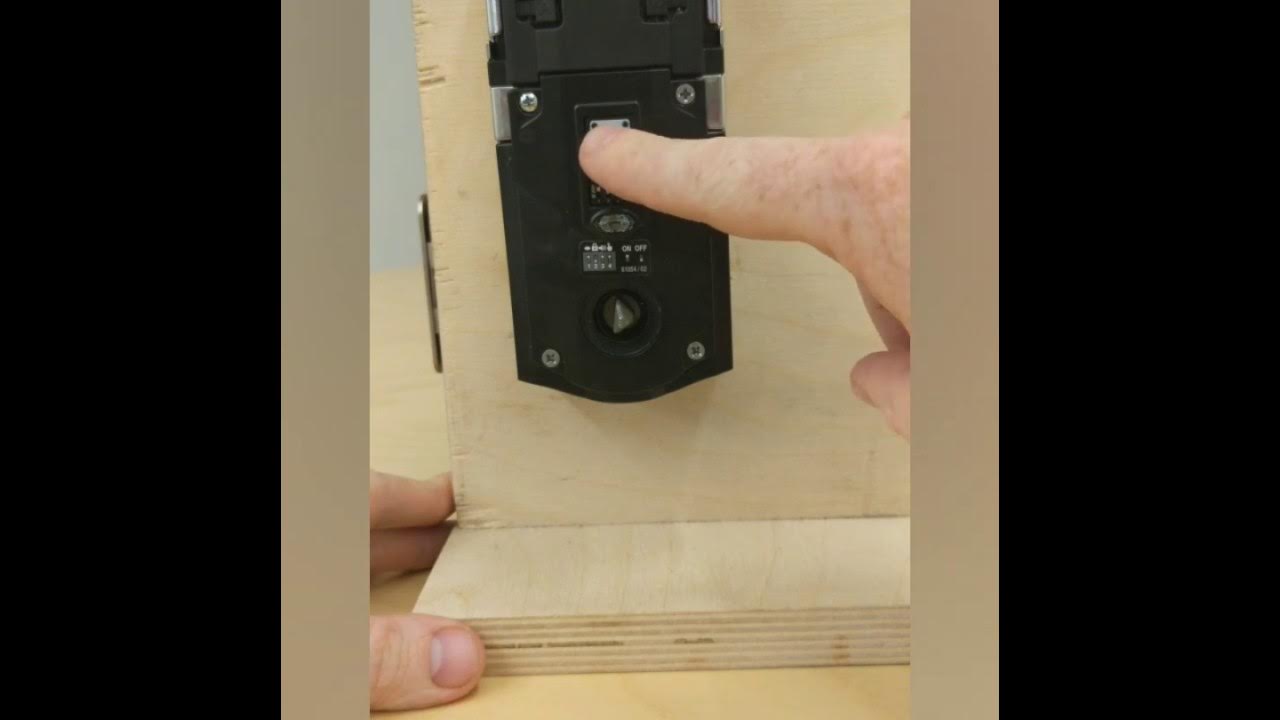Kwikset 914 - Creating and Deleting User Codes Manually - YouTube