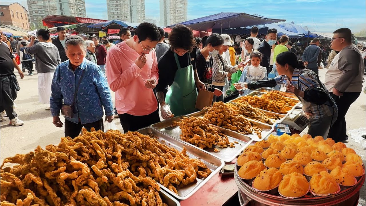 Experience The MOST Bustling Local Street Market in Chongqing, China! Chinese Street Food