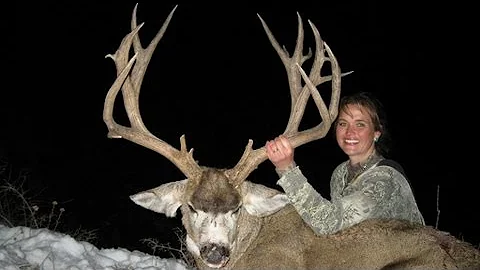 230" Giant Mule Deer Hunt in Utah - Stephanie Durfee - MossBack