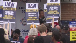 Jeep maker Stellantis makes a new contract offer as auto workers prepare to expand their strike