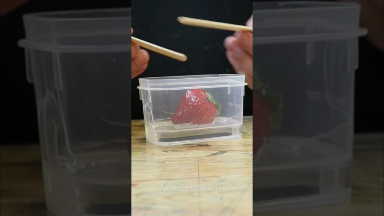 Эта клубника продержится вечно? 