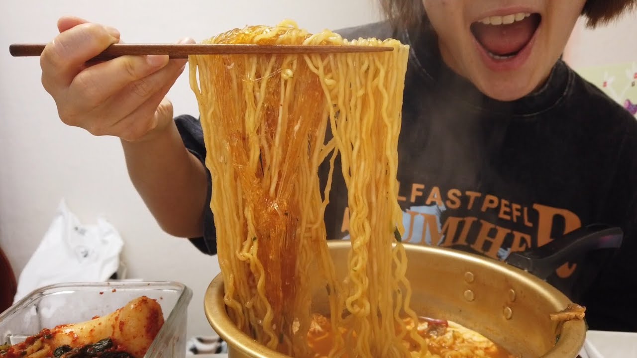 요정처럼🧚 살고싶은데 자꾸 거칠어지는 으른여자의 브이로그🔥🔥 함께 보시져😎(라면먹방 총각김치 감자면 짜파게티더블랙 jg버거)